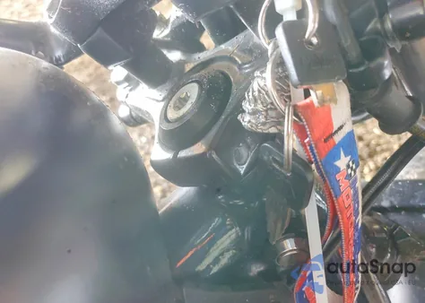 2021 Harley-Davidson Xl883 N z USA, uszkodzony, nr VIN 1HD4LE210MB414738